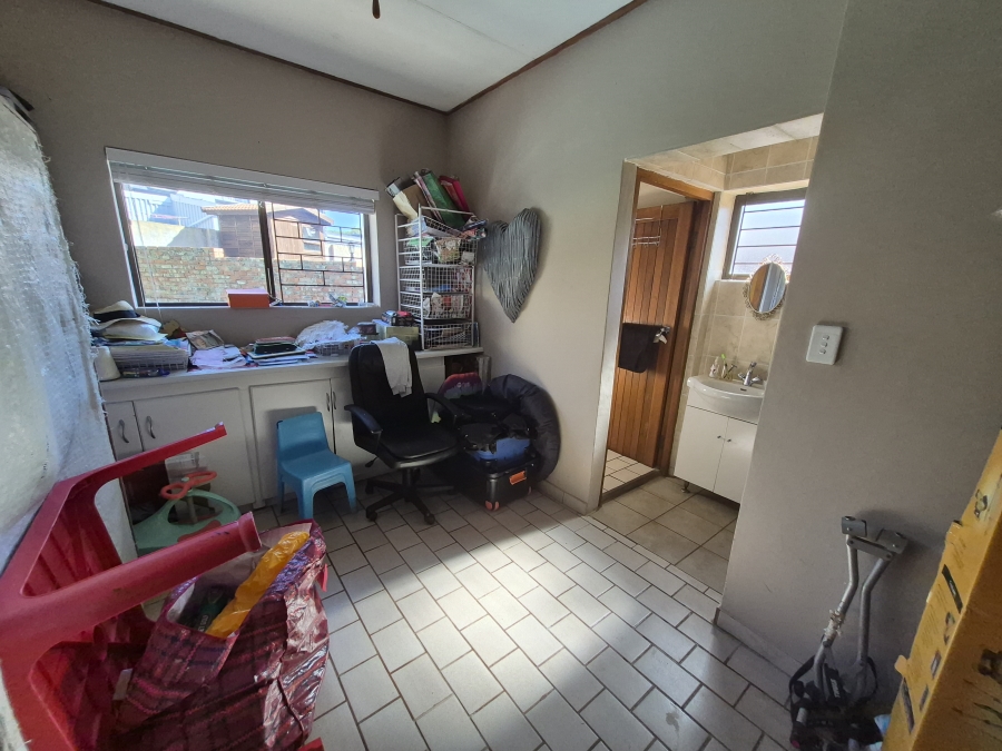 5 Bedroom Property for Sale in Dana Bay Western Cape